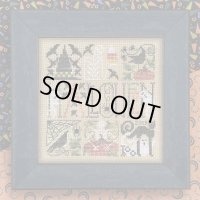 LITTLE BITS OF HALLOWEEN