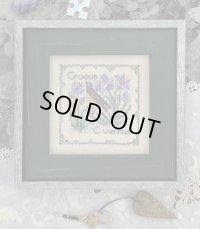 BOTANICAL STITCHES Crocus vernus - Crocus