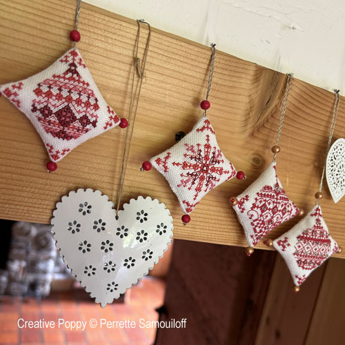 画像2: Christmas Decorations: Set of 6 ornaments with Baubles and Hearts